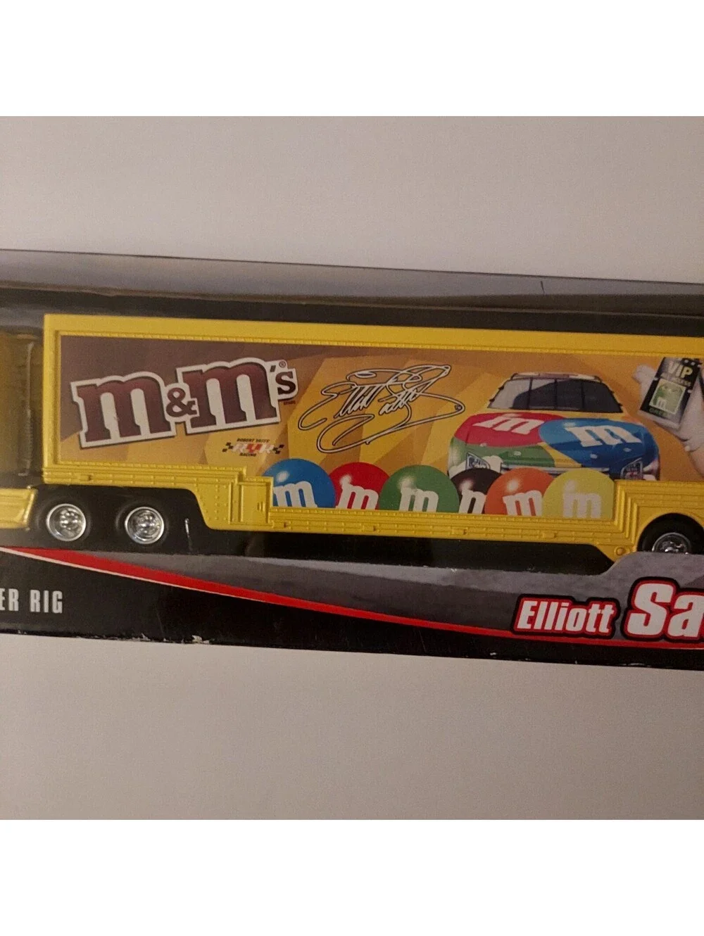 Winners Circle Elliott Sadler #38 M&M's Trailer Rig 1:64 Yellow